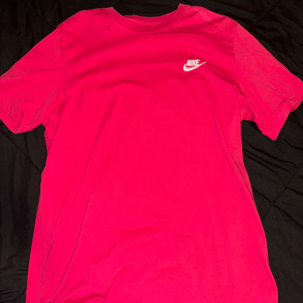 Nike Bright Pink Short Sleeve Tee
